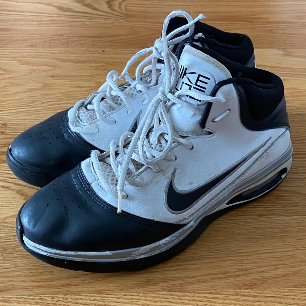 Men's Nike Elite Leather Basketball Shoes (9.5)